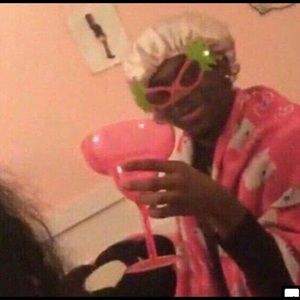 Meet your Posher, Juana